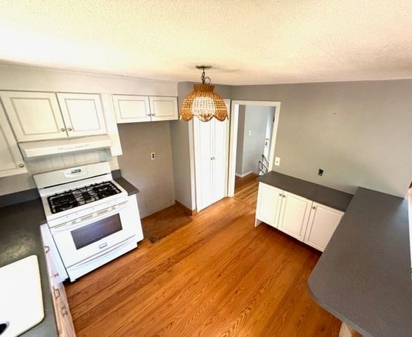 15 Frances Rd, Burlington, MA 01803