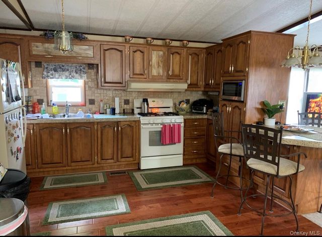 214 West Mountainview MHP, Stony Point, NY 10980