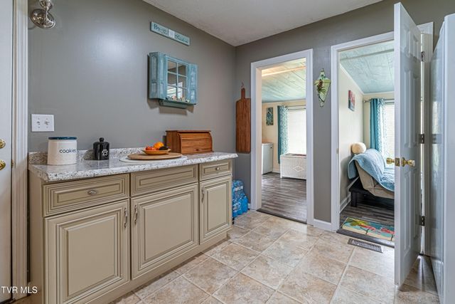 18160 Ridgeview Drive, Abingdon, VA 24211