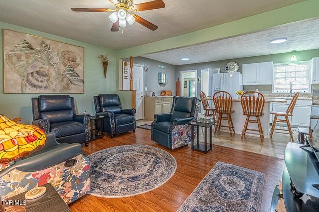 18160 Ridgeview Drive, Abingdon, VA 24211
