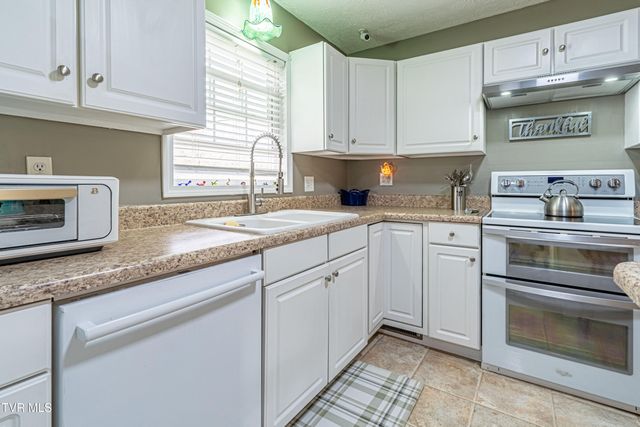 18160 Ridgeview Drive, Abingdon, VA 24211