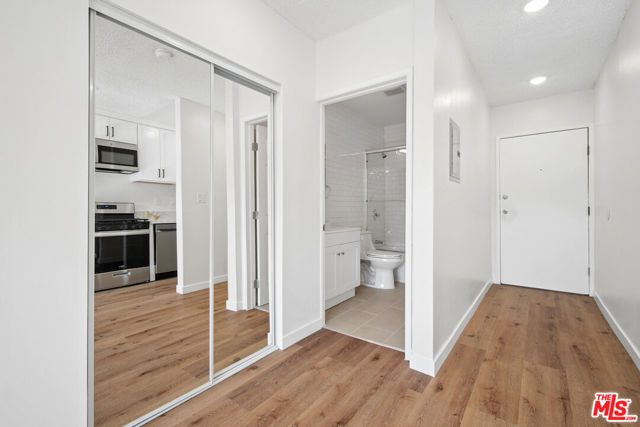 6827 Leland Way 12, Los Angeles, CA 90028