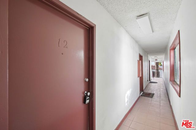 6827 Leland Way 12, Los Angeles, CA 90028