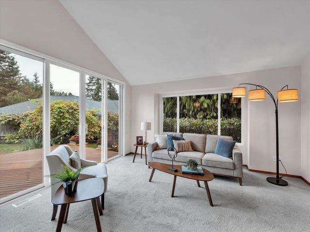 13013 NE 70th Drive, Kirkland, WA 98033