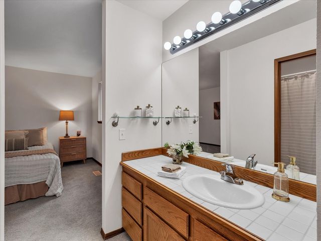 13013 NE 70th Drive, Kirkland, WA 98033