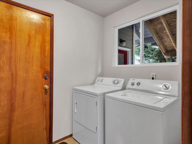 13013 NE 70th Drive, Kirkland, WA 98033