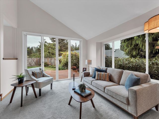 13013 NE 70th Drive, Kirkland, WA 98033