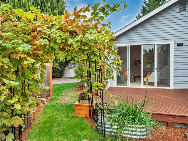 13013 NE 70th Drive, Kirkland, WA 98033