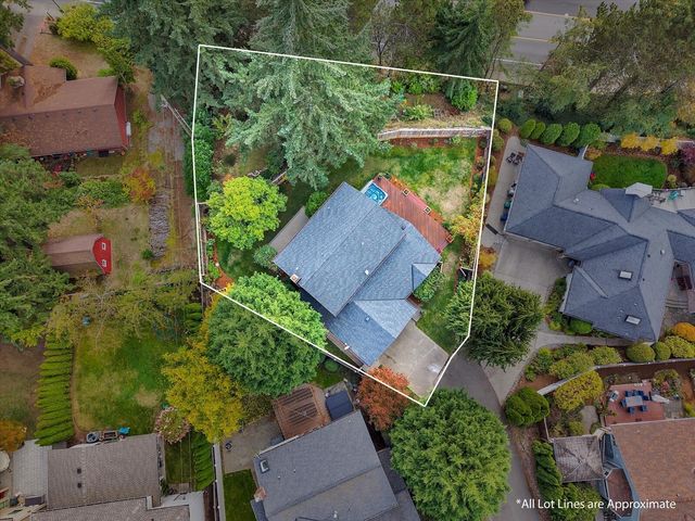 13013 NE 70th Drive, Kirkland, WA 98033