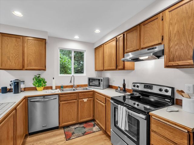 13013 NE 70th Drive, Kirkland, WA 98033