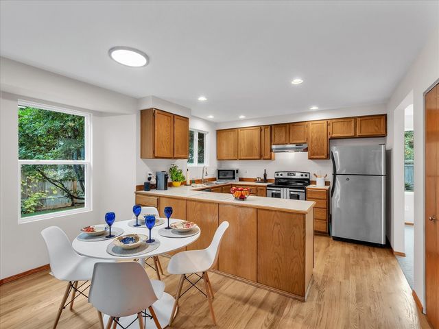 13013 NE 70th Drive, Kirkland, WA 98033