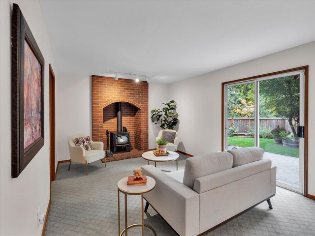 13013 NE 70th Drive, Kirkland, WA 98033