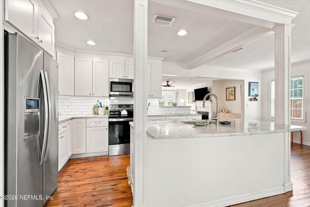 4152 LEXINGTON Avenue, Jacksonville, FL 32210