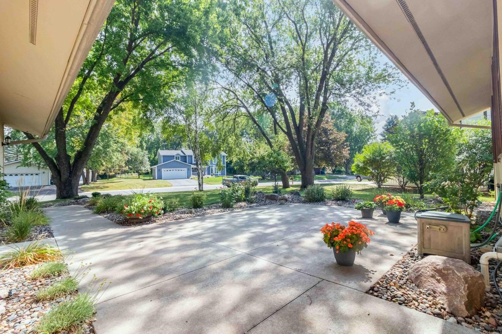 17801 Jaguar Path, Lakeville, MN 55044 — photo 4