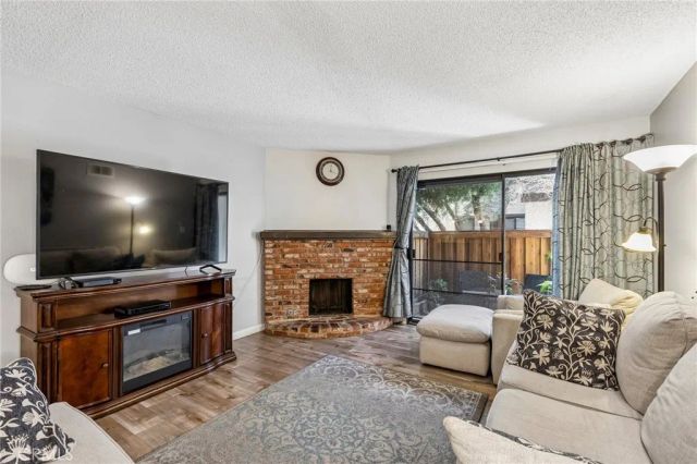 15511 Sherman Way 29, Van Nuys, CA 91406