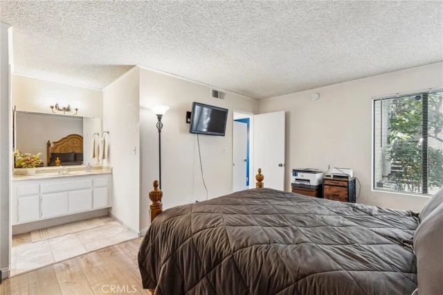 15511 Sherman Way 29, Van Nuys, CA 91406