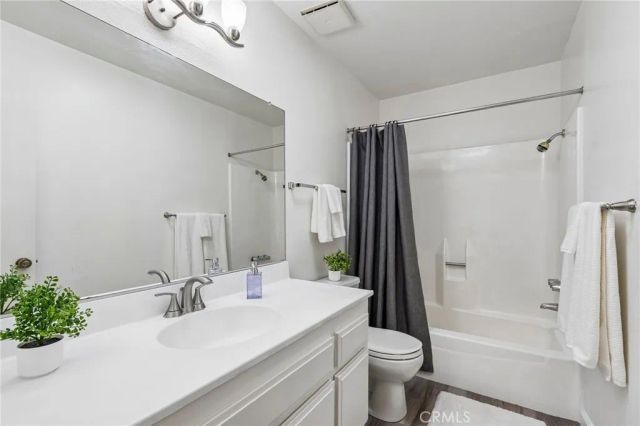 15511 Sherman Way 29, Van Nuys, CA 91406