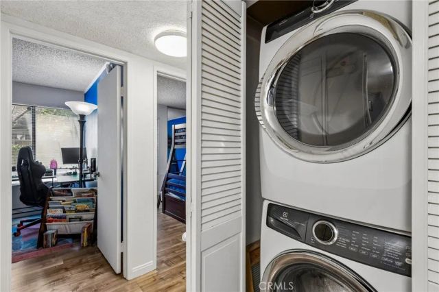 15511 Sherman Way 29, Van Nuys, CA 91406