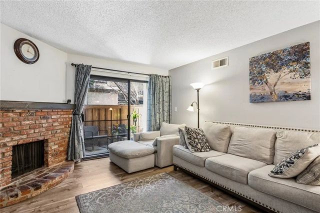 15511 Sherman Way 29, Van Nuys, CA 91406