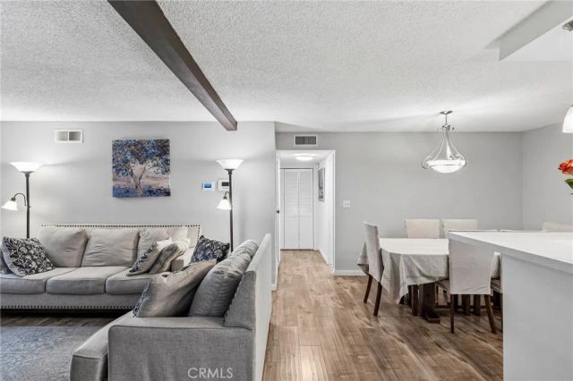 15511 Sherman Way 29, Van Nuys, CA 91406
