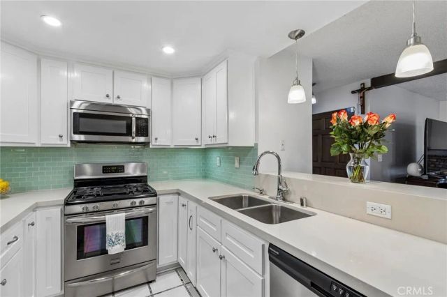15511 Sherman Way 29, Van Nuys, CA 91406