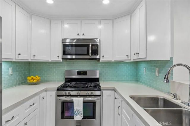 15511 Sherman Way 29, Van Nuys, CA 91406