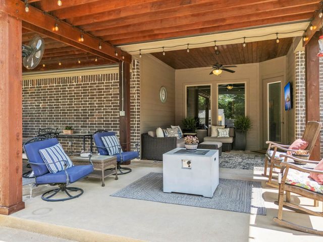 3917 Gable Crest Ln, Longview, TX 75605