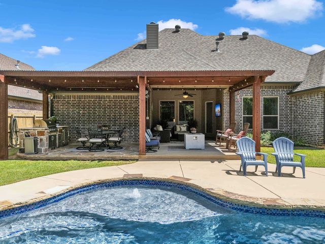 3917 Gable Crest Ln, Longview, TX 75605