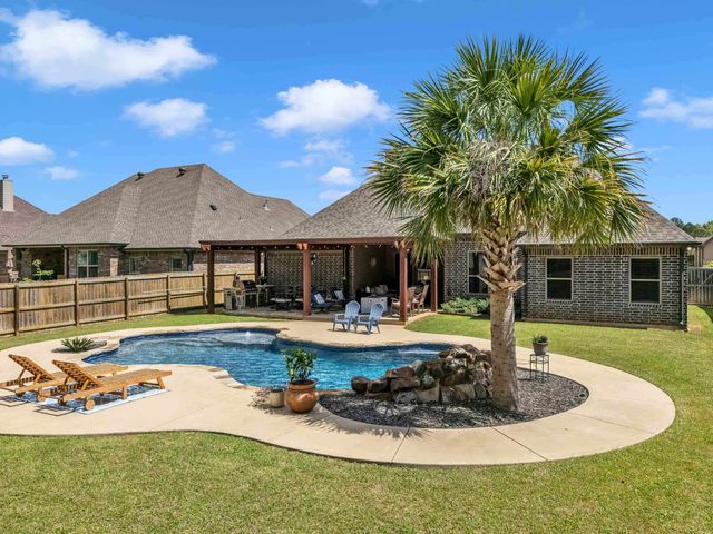 3917 Gable Crest Ln, Longview, TX 75605