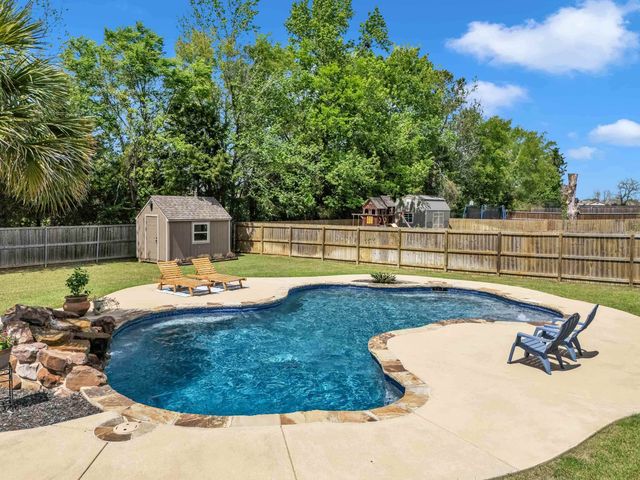 3917 Gable Crest Ln, Longview, TX 75605