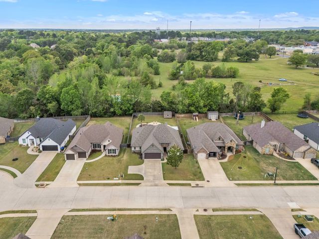 3917 Gable Crest Ln, Longview, TX 75605