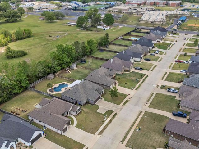 3917 Gable Crest Ln, Longview, TX 75605