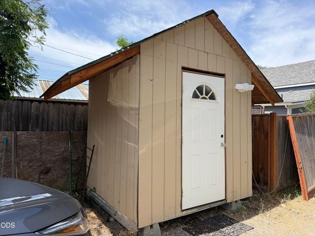 304 2nd Avenue, Gold Hill, OR 97525