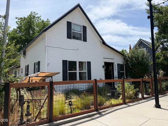 304 2nd Avenue, Gold Hill, OR 97525