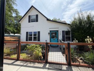 304 2nd Avenue, Gold Hill, OR 97525