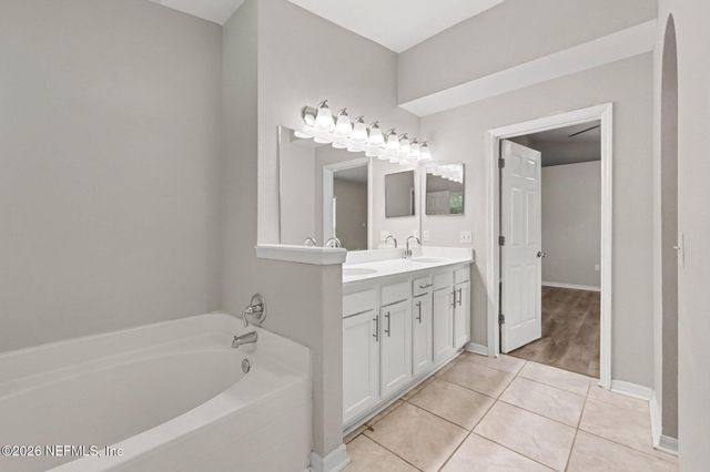 11157 WYNDHAM HOLLOW Lane, Jacksonville, FL 32246