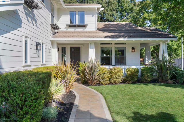5510 Calico Ln, Pleasanton, CA 94566