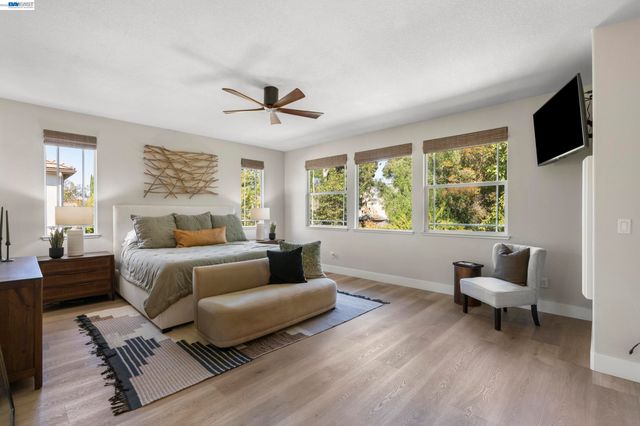 5510 Calico Ln, Pleasanton, CA 94566