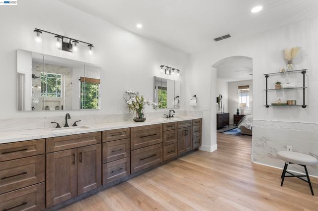 5510 Calico Ln, Pleasanton, CA 94566