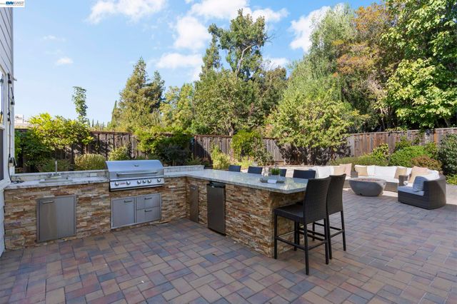 5510 Calico Ln, Pleasanton, CA 94566