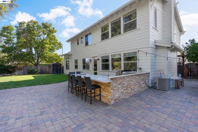 5510 Calico Ln, Pleasanton, CA 94566