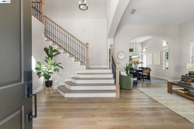 5510 Calico Ln, Pleasanton, CA 94566