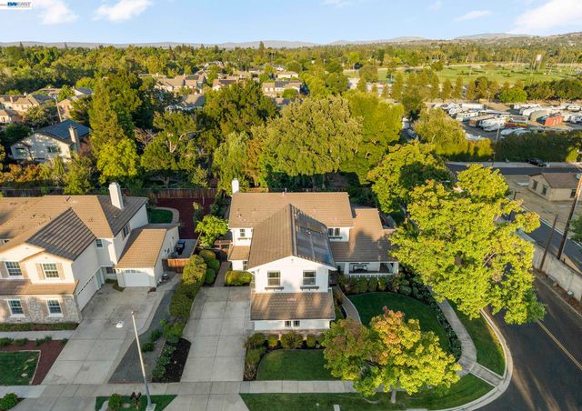 5510 Calico Ln, Pleasanton, CA 94566