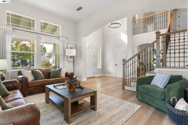 5510 Calico Ln, Pleasanton, CA 94566