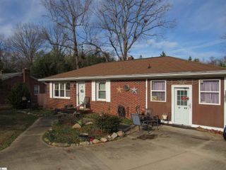 9 Pembroke Lane, Taylors, SC 29687