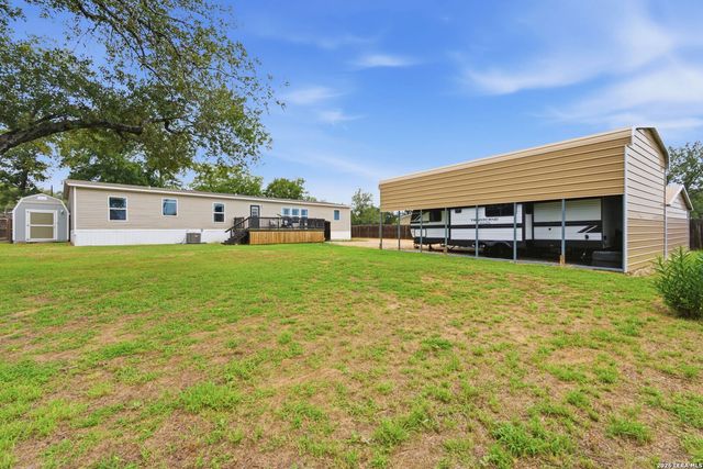 125 ACORN HOLW, Poteet, TX 78065