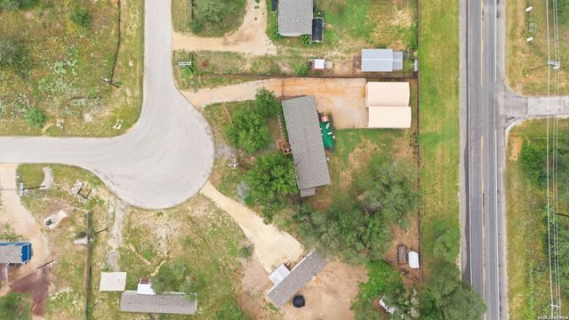 125 ACORN HOLW, Poteet, TX 78065