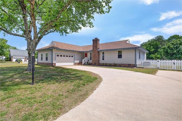 401 Cannon DR, Carrollton, VA 23314