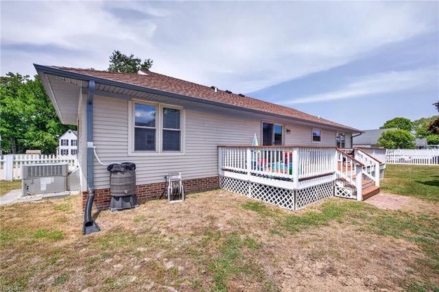 401 Cannon DR, Carrollton, VA 23314