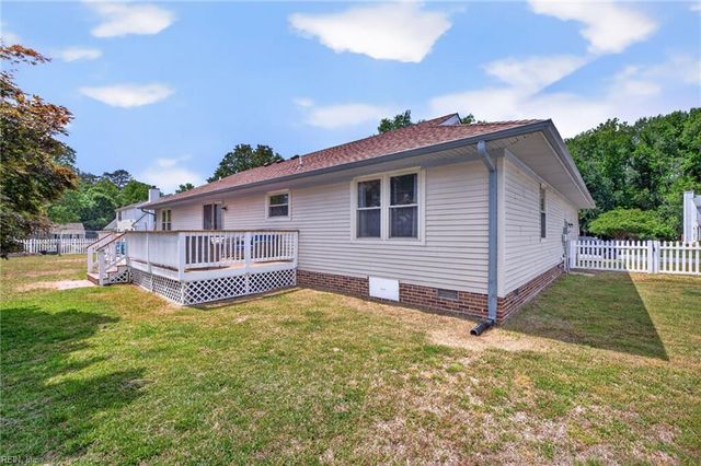 401 Cannon DR, Carrollton, VA 23314
